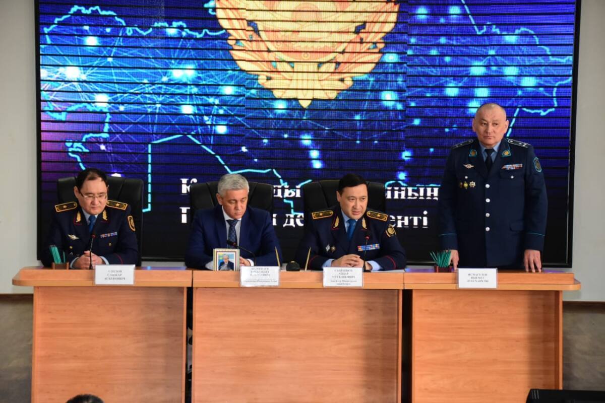 Начальников ДП и Карагандинской академии МВД представил замминистра