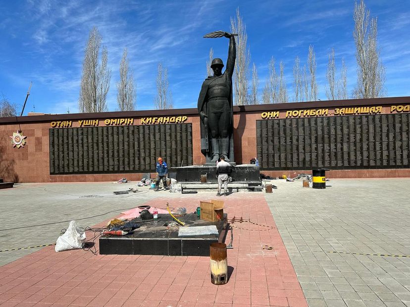 В парке Победы начались работы по  капитальному  ремонту памятников
